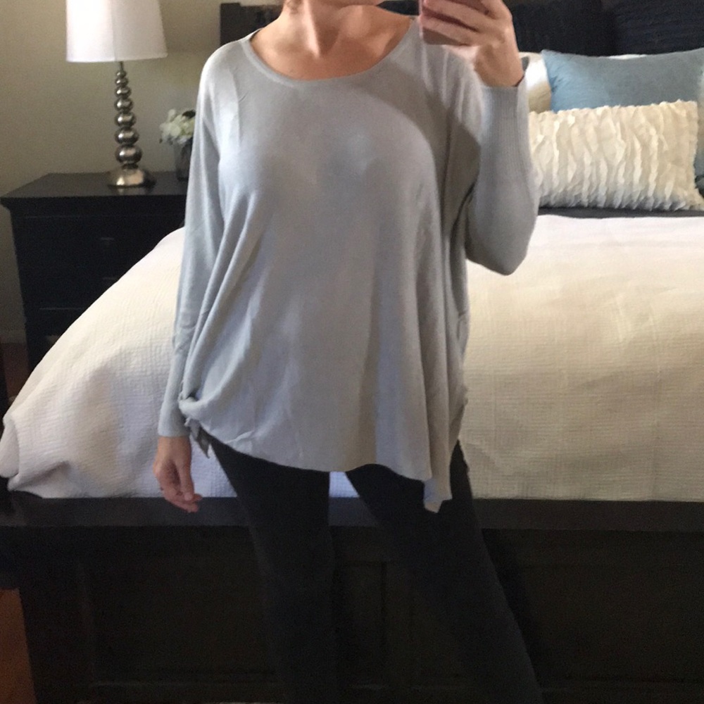 ✨LAST 2 Silver side Tie long sleeve light knit top - Picture 3 of 8